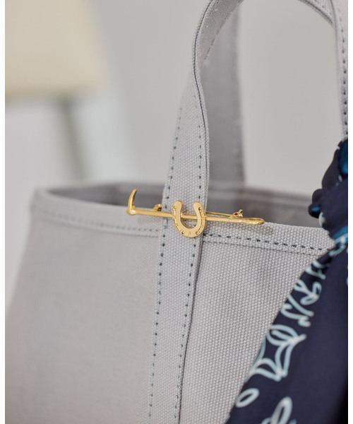 IENA（イエナ）の「《WEB限定/追加2》IENA FER A CHEVAL ブローチ（その他小物・レディース・ゴールド・FREE）」の3枚目の写真