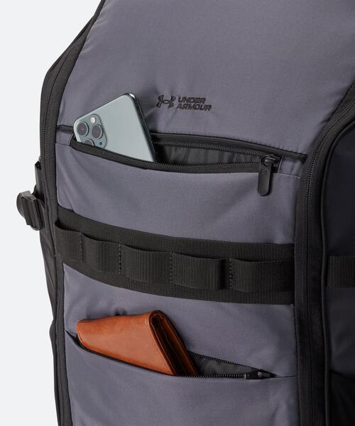 UNDER ARMOUR(アンダーアーマー)の「UAクール バックパック 4.0 30リットル(トレーニング/メンズ/レディース)(バックパック/リュック・レディース・グレー×ホワイト・ONESIZE)」の5枚目の写真