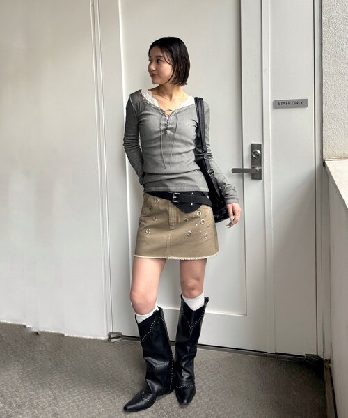 WHO'S WHO gallery(フーズフーギャラリー)の「プロセストレースアップトップス(Tシャツ/カットソー・レディース・グレー/ブルー/アイボリー/ブラック・FREE)」の5枚目の写真