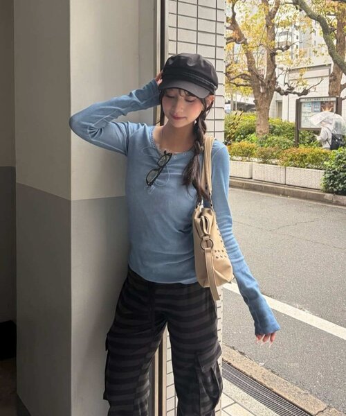 WHO'S WHO gallery(フーズフーギャラリー)の「プロセストレースアップトップス(Tシャツ/カットソー・レディース・グレー/ブルー/アイボリー/ブラック・FREE)」の16枚目の写真