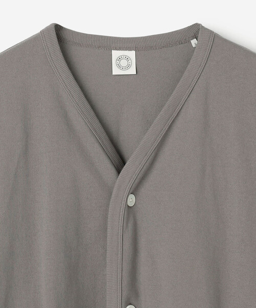 ORCIVAL（オーシバル）の「ORCIVAL | コットン Vネックカーディガン MEN（カーディガン/ボレロ・メンズ・ブラック/グレー系その他・5/4）」の6枚目の写真