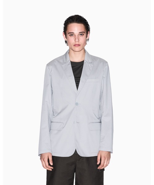ARMANI EXCHANGE(アルマーニエクスチェンジ)の「【A|X アルマーニ エクスチェンジ】コットンツイル シングルブレストジャケット(テーラードジャケット・メンズ・ライトグレー・34inch)」の1枚目の写真