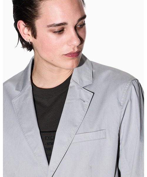 ARMANI EXCHANGE(アルマーニエクスチェンジ)の「【A|X アルマーニ エクスチェンジ】コットンツイル シングルブレストジャケット(テーラードジャケット・メンズ・ライトグレー・34inch)」の3枚目の写真