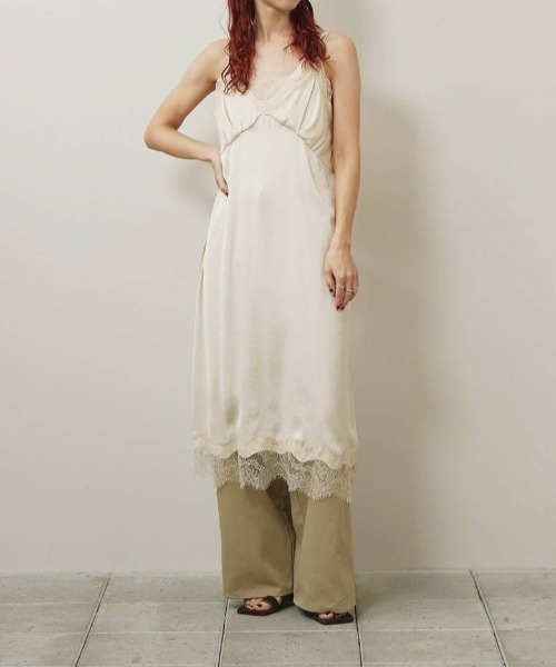 TODAYFUL(トゥデイフル)の「TODAYFUL Satin Lace Dress サテンレースドレス/12610317(ワンピース・レディース・ブラック/アイボリー・36)」の13枚目の写真