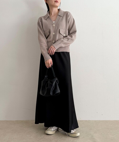 fredy emue（フレディエミュ）の「コットン衿付きVネックカーディガン（カーディガン/ボレロ・レディース・サックスブルー/オフホワイト/ネイビー/グレイッシュベージュ・38）」の7枚目の写真