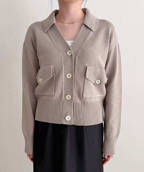 fredy emue（フレディエミュ）の「コットン衿付きVネックカーディガン（カーディガン/ボレロ・レディース・サックスブルー/オフホワイト/ネイビー/グレイッシュベージュ・38）」の13枚目の写真