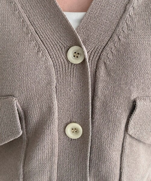 fredy emue（フレディエミュ）の「コットン衿付きVネックカーディガン（カーディガン/ボレロ・レディース・サックスブルー/オフホワイト/ネイビー/グレイッシュベージュ・38）」の18枚目の写真