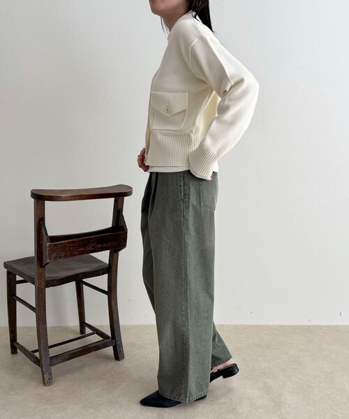 fredy emue（フレディエミュ）の「コットン衿付きVネックカーディガン（カーディガン/ボレロ・レディース・サックスブルー/オフホワイト/ネイビー/グレイッシュベージュ・38）」の22枚目の写真