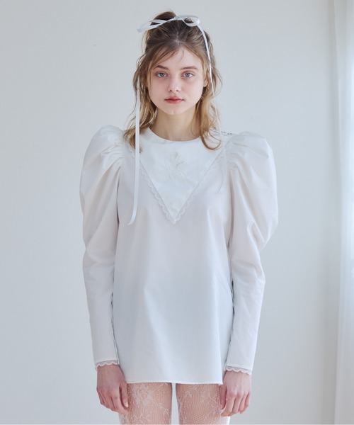 etre loin(エトルワン)の「Tulip embroidered volume sleeve blouse(シャツ/ブラウス・レディース・ホワイト/ストライプ/ブラック・M)」の13枚目の写真