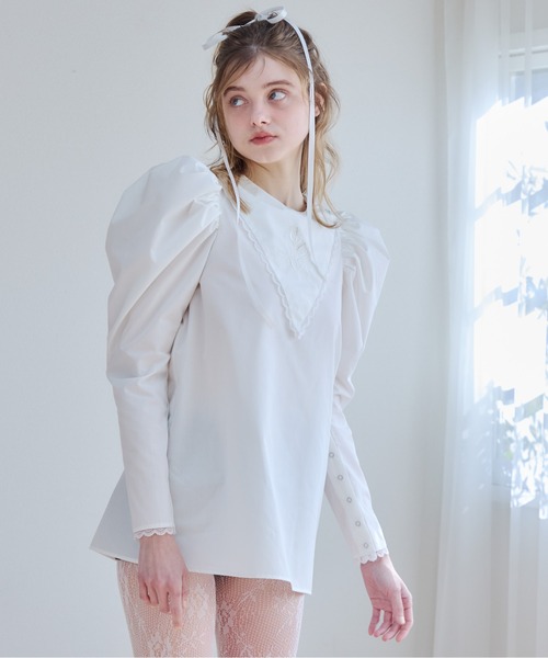etre loin(エトルワン)の「Tulip embroidered volume sleeve blouse(シャツ/ブラウス・レディース・ホワイト/ストライプ/ブラック・M)」の5枚目の写真