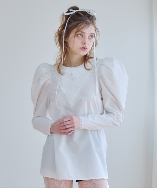 etre loin(エトルワン)の「Tulip embroidered volume sleeve blouse(シャツ/ブラウス・レディース・ホワイト/ストライプ/ブラック・M)」の4枚目の写真