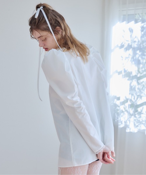 etre loin(エトルワン)の「Tulip embroidered volume sleeve blouse(シャツ/ブラウス・レディース・ホワイト/ストライプ/ブラック・M)」の8枚目の写真