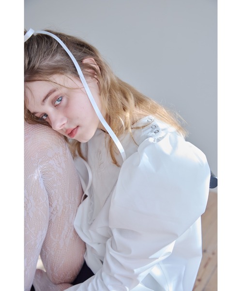 etre loin(エトルワン)の「Tulip embroidered volume sleeve blouse(シャツ/ブラウス・レディース・ホワイト/ストライプ/ブラック・M)」の17枚目の写真