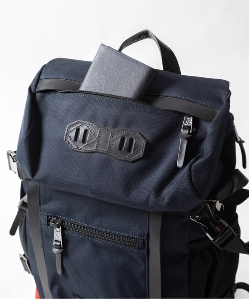 MAKAVELIC(マキャベリック)の「【MAKAVELIC】CHASE DOUBLE LINE BACKPACK(バックパック/リュック・メンズ・ブラック/ネイビー系・FREE)」の6枚目の写真