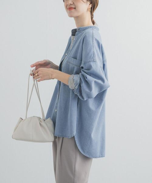URBAN RESEARCH DOORS(アーバンリサーチドアーズ)の「デニムバンドカラーシャツ | デニムシャツ/春服/オーバーサイズ/大人カジュアル(シャツ/ブラウス・レディース・インディゴブルー/ワンウォッシュ・FREE)」の15枚目の写真