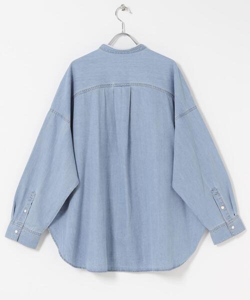 URBAN RESEARCH DOORS(アーバンリサーチドアーズ)の「デニムバンドカラーシャツ | デニムシャツ/春服/オーバーサイズ/大人カジュアル(シャツ/ブラウス・レディース・インディゴブルー/ワンウォッシュ・FREE)」の21枚目の写真