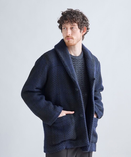 MEN'S BIGI(メンズビギ)の「《John Braniganコラボ》ショールカラーニットジャケット(ブルゾン・メンズ・ネイビー/ブラック系その他・02/03)」の8枚目の写真