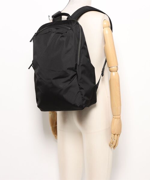 ace.(エース)の「【ace. GENE/エースジーン】 ルフィラ 超軽量 通勤リュック18L 520g(バックパック/リュック・レディース・グレイッシュベージュ/ブラック/ネイビー/ベージュ系その他・FREE)」の5枚目の写真