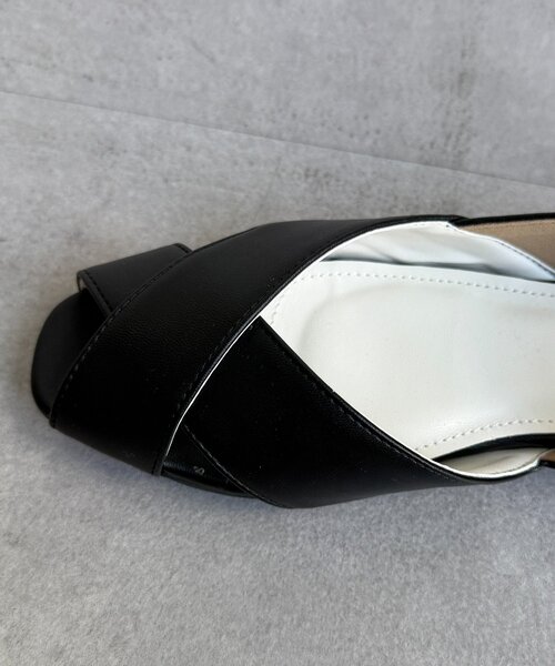 Chez toi（シェトワ）の「クロスパンプス（パンプス・レディース・シルバー/ブラック/アイボリー・MEDIUM/LARGE）」の11枚目の写真