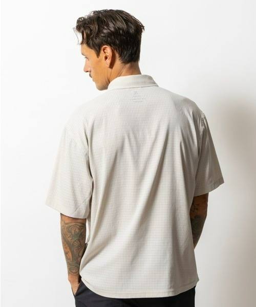 ROARK REVIVAL(ロアークリバイバル)の「【ROARK】BLESS UP POLO(ポロシャツ・メンズ・グレー・MEDIUM/X-LARGE/LARGE)」の2枚目の写真