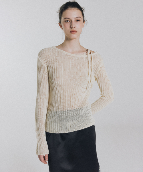 ANDNEEDS（アンドニーズ）の「Clue one shoulder long sleeve (ecru)（ニット/セーター・レディース・その他・FREE）」の2枚目の写真