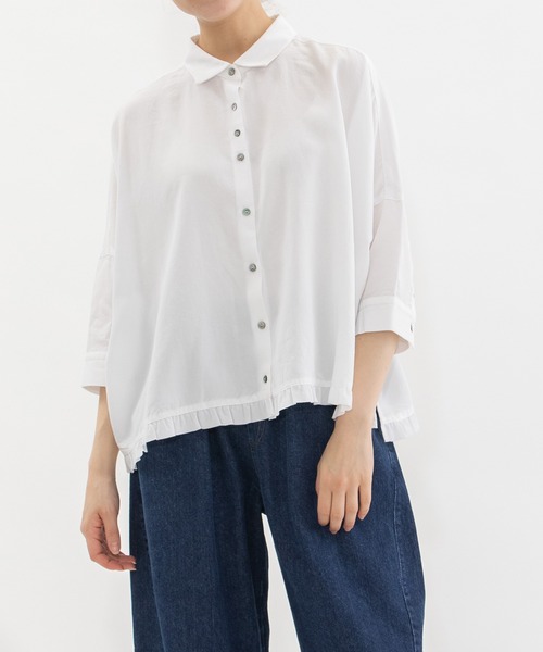 nop de nod(ノップドゥノッド)の「6分袖裾フリルクロップドシャツ(シャツ/ブラウス・レディース・オフホワイト/ライトブルー/ブラック・3)」の8枚目の写真