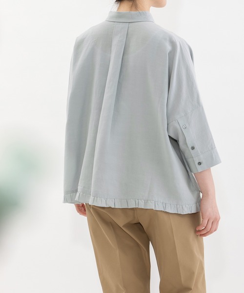 nop de nod(ノップドゥノッド)の「6分袖裾フリルクロップドシャツ(シャツ/ブラウス・レディース・オフホワイト/ライトブルー/ブラック・3)」の16枚目の写真