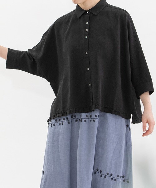 nop de nod(ノップドゥノッド)の「6分袖裾フリルクロップドシャツ(シャツ/ブラウス・レディース・オフホワイト/ライトブルー/ブラック・3)」の20枚目の写真