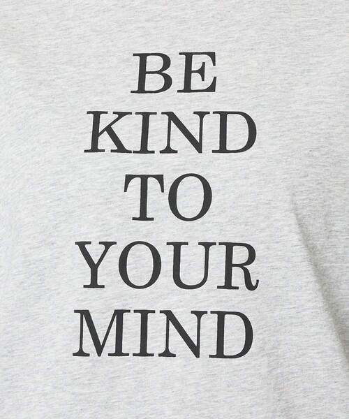 abahouse mavie(アバハウスマヴィ)の「【裾タック】ロゴタックTシャツ/半袖/大人カジュアル/体型カバー(Tシャツ/カットソー・レディース・グレー/ホワイト・フリー)」の18枚目の写真