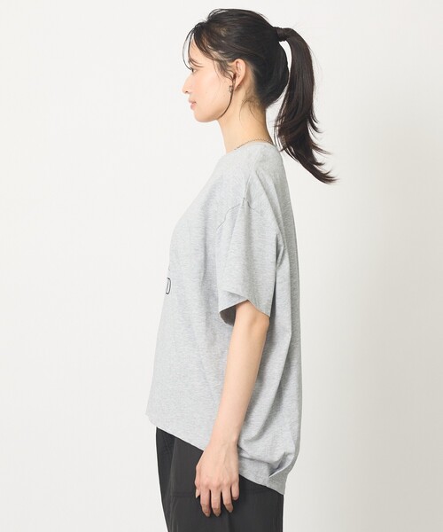 abahouse mavie(アバハウスマヴィ)の「【裾タック】ロゴタックTシャツ/半袖/大人カジュアル/体型カバー(Tシャツ/カットソー・レディース・グレー/ホワイト・フリー)」の20枚目の写真