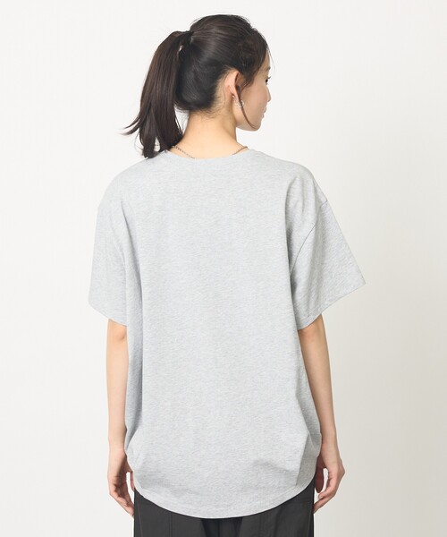 abahouse mavie(アバハウスマヴィ)の「【裾タック】ロゴタックTシャツ/半袖/大人カジュアル/体型カバー(Tシャツ/カットソー・レディース・グレー/ホワイト・フリー)」の21枚目の写真