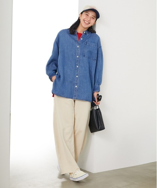Right-on(ライトオン)の「HONEYSUCKLE ROSE(ハニーサックルローズ)COOLTOUCHデニムビッグシャツ(シャツ/ブラウス・レディース・ダークインディゴブルー/ブラック/ライトインディゴブルー・L/M)」の5枚目の写真