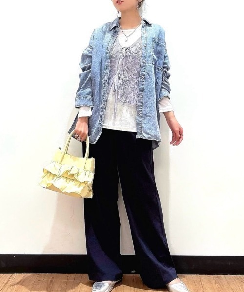 Right-on(ライトオン)の「HONEYSUCKLE ROSE(ハニーサックルローズ)COOLTOUCHデニムビッグシャツ(シャツ/ブラウス・レディース・ダークインディゴブルー/ブラック/ライトインディゴブルー・L/M)」の22枚目の写真