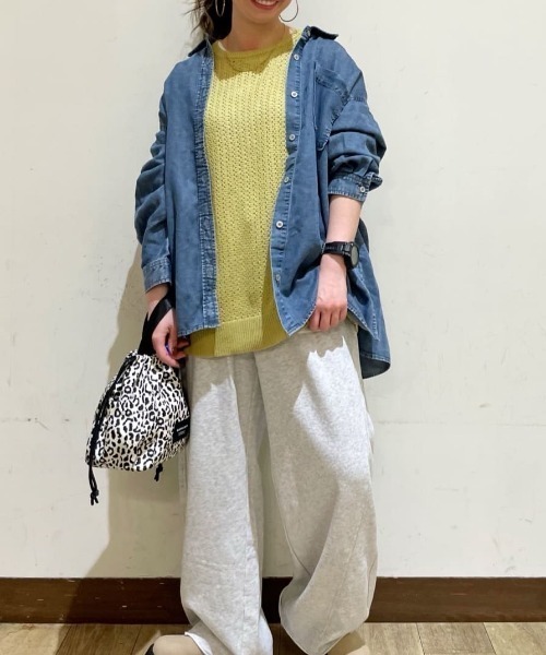 Right-on(ライトオン)の「HONEYSUCKLE ROSE(ハニーサックルローズ)COOLTOUCHデニムビッグシャツ(シャツ/ブラウス・レディース・ダークインディゴブルー/ブラック/ライトインディゴブルー・L/M)」の17枚目の写真