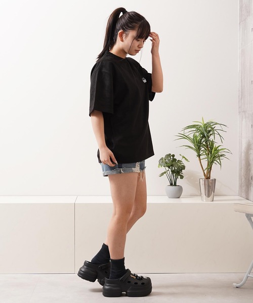 1111clothing(ワンフォークロージング)の「ガール&ネコ フェイクスエード ルーズTee / Girls & Cats Faux Suede Loose-Fit T-Shirt(Tシャツ/カットソー・メンズ・オフホワイト/グレー/ブラック・M/L)」の17枚目の写真