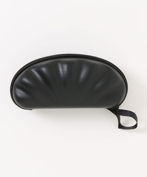 Fun & Daily(ファンアンドデイリー)の「シェルジッパーレザーメガネ&サングラスケース(メガネ・レディース・ブラック・FREE)」の8枚目の写真