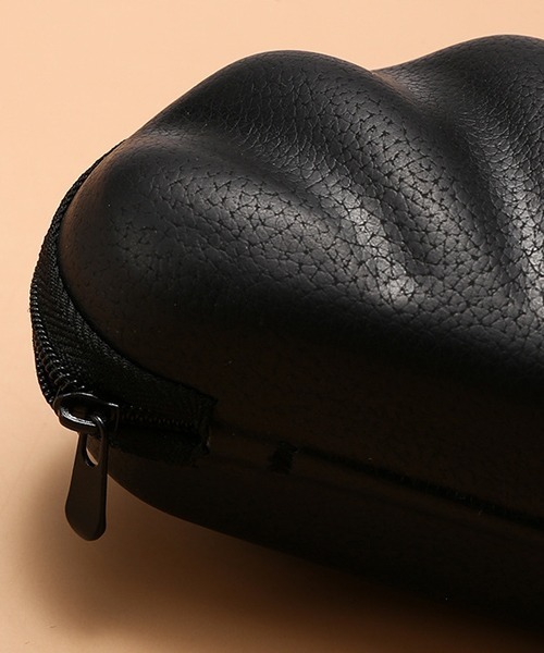 Fun & Daily(ファンアンドデイリー)の「シェルジッパーレザーメガネ&サングラスケース(メガネ・レディース・ブラック・FREE)」の6枚目の写真