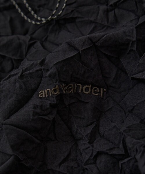 and wander(アンドワンダー)の「【and wander/アンドワンダー】washer pleated open LS shirt(シャツ/ブラウス・メンズ・ブラック/アイボリー・L/M)」の12枚目の写真