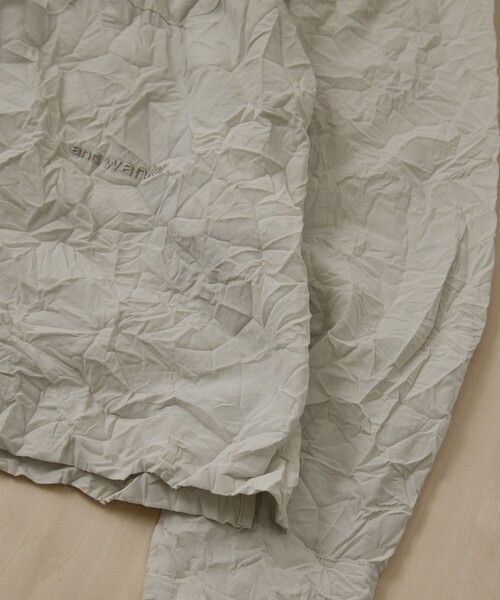 and wander(アンドワンダー)の「【and wander/アンドワンダー】washer pleated open LS shirt(シャツ/ブラウス・メンズ・ブラック/アイボリー・L/M)」の4枚目の写真