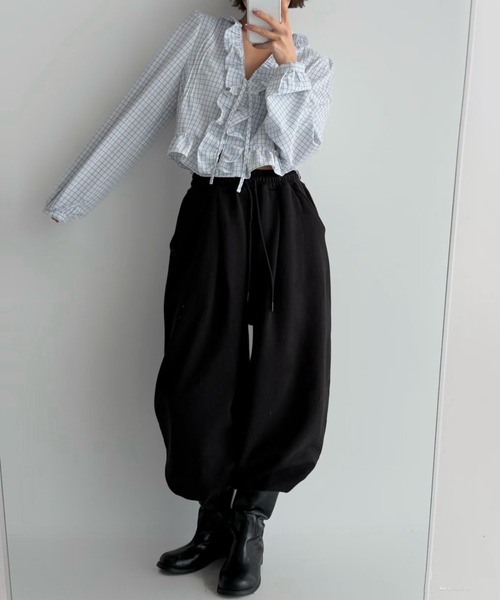 Mela(メラ)の「ショート丈フリルブラウス(シャツ/ブラウス・レディース・ホワイト/ブルー・FREE)」の5枚目の写真
