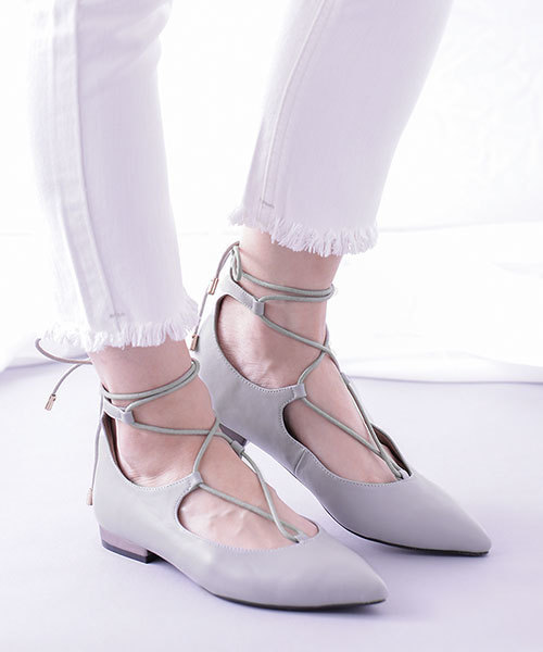 NANO universe（ナノユニバース）の「レースアップフラットパンプス（パンプス・レディース・グレー/ブラック/ネイビー・35/36/37/38）」の2枚目の写真