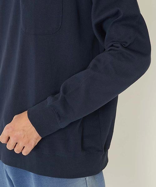 BLUE BLUE(ブルーブルー)の「FRUIT OF THE LOOM × BLUE BLUE /ニットライククルーネックポケットシャツ(スウェット・メンズ・ホワイト/ネイビー・S/M/L)」の11枚目の写真