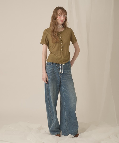 hazyl（ヘイジル）の「sheer rib henley tops / シアーリブヘンリートップス（Tシャツ/カットソー・レディース・カーキ/アイボリー・フリー）」の17枚目の写真