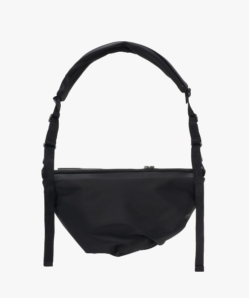 Cote&Ciel（コートエシエル）の「【cote&ciel/コートエシエル】 Orne Onyx Black（ショルダーバッグ・メンズ・ブラック・FREE）」の4枚目の写真