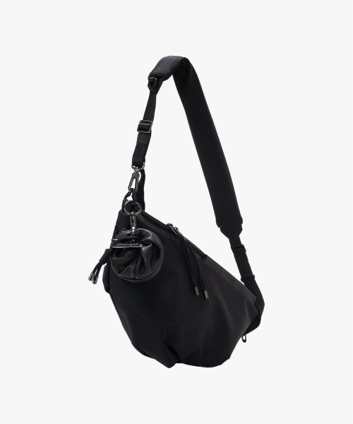 Cote&Ciel（コートエシエル）の「【cote&ciel/コートエシエル】 Orne Onyx Black（ショルダーバッグ・メンズ・ブラック・FREE）」の5枚目の写真