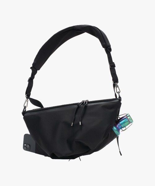 Cote&Ciel（コートエシエル）の「【cote&ciel/コートエシエル】 Orne Onyx Black（ショルダーバッグ・メンズ・ブラック・FREE）」の6枚目の写真