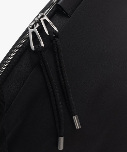 Cote&Ciel（コートエシエル）の「【cote&ciel/コートエシエル】 Orne Onyx Black（ショルダーバッグ・メンズ・ブラック・FREE）」の7枚目の写真