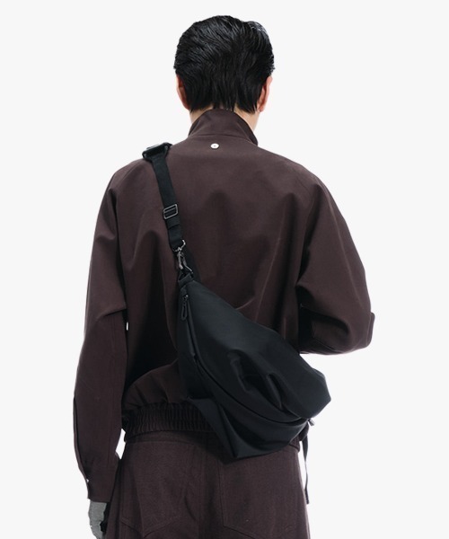 Cote&Ciel（コートエシエル）の「【cote&ciel/コートエシエル】 Orne Onyx Black（ショルダーバッグ・メンズ・ブラック・FREE）」の11枚目の写真