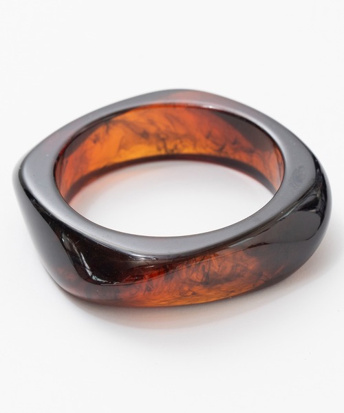 MAISON SPECIAL(メゾンスペシャル)の「Square Resin Bangle/スクエアレジンバングル(バングル/リストバンド・レディース・ベージュ/ブラウン・FREE)」の4枚目の写真