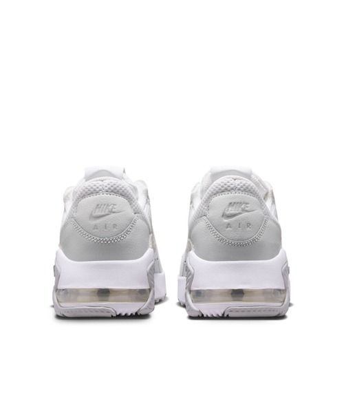 NIKE（ナイキ）の「ナイキ エア マックス エクシー SE ウィメンズシューズ / Nike Air Max Excee SE Women's Shoes IV5372-100 White（スニーカー・レディース・ホワイト・26/25/24.5/24/23.5/23/22.5/25.5/22）」の4枚目の写真